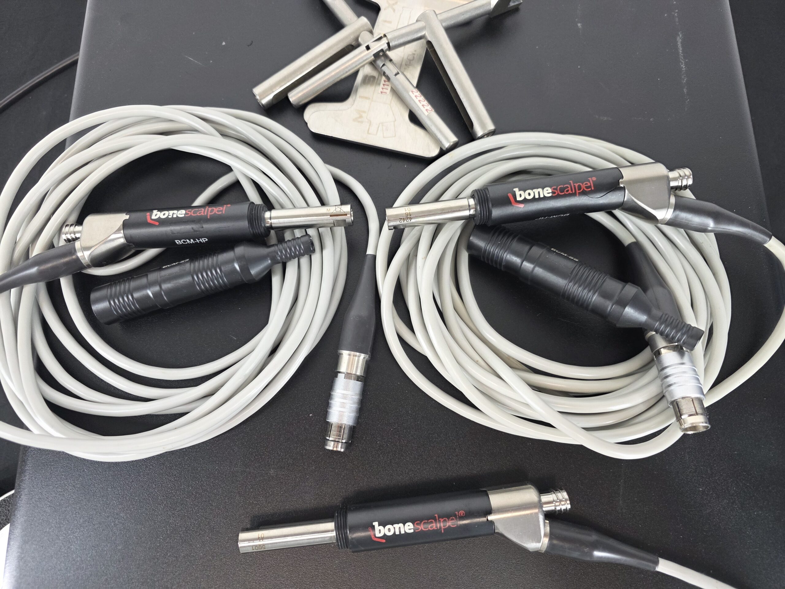 Misonix Bone Scalpel Ultrasonic Surgical Generator BCM-GN w/ 3 Universal Handpieces BCM-HP & Disposables