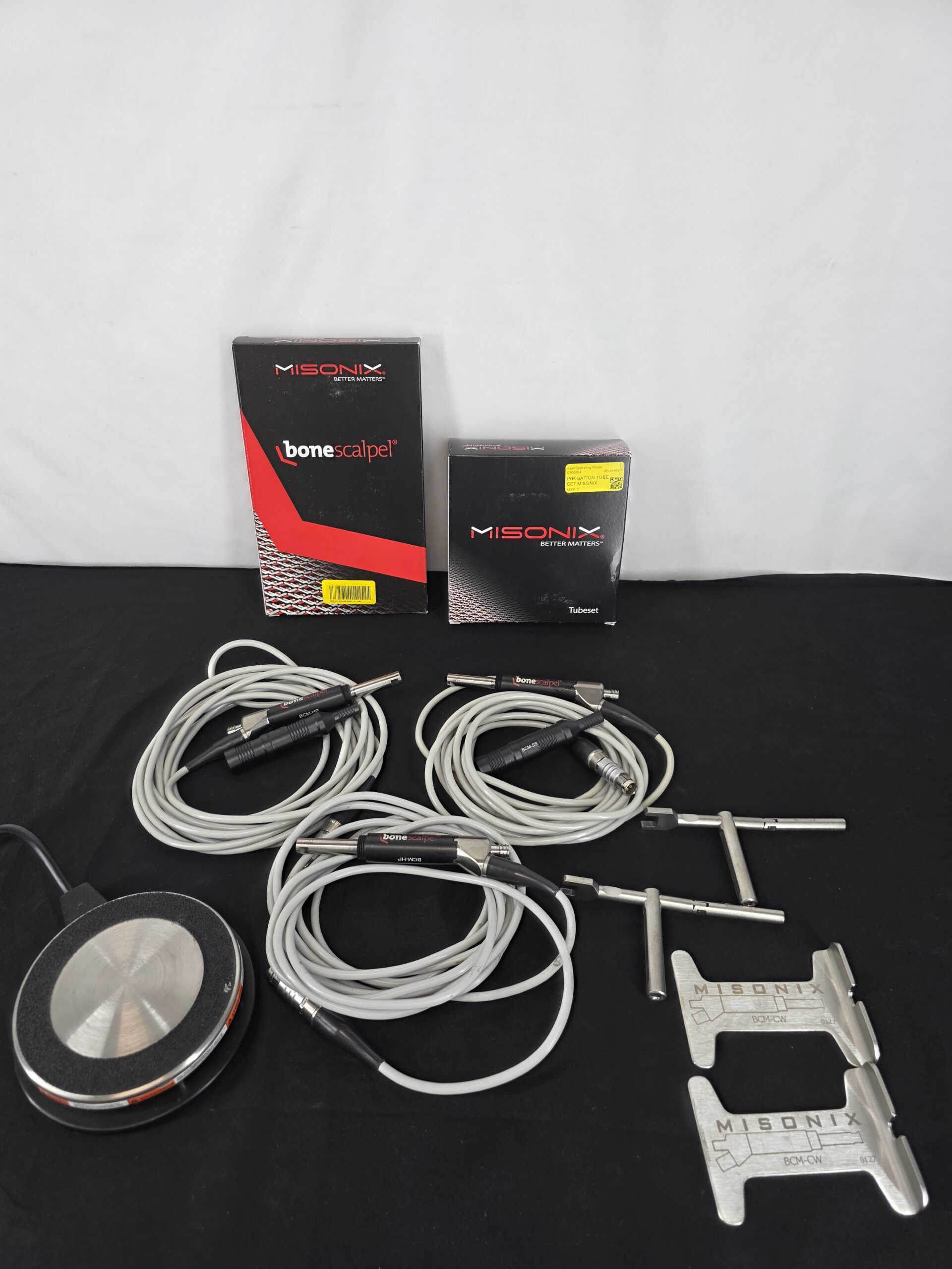 Misonix Bone Scalpel Ultrasonic Surgical Generator BCM-GN w/ 3 Universal Handpieces BCM-HP & Disposables