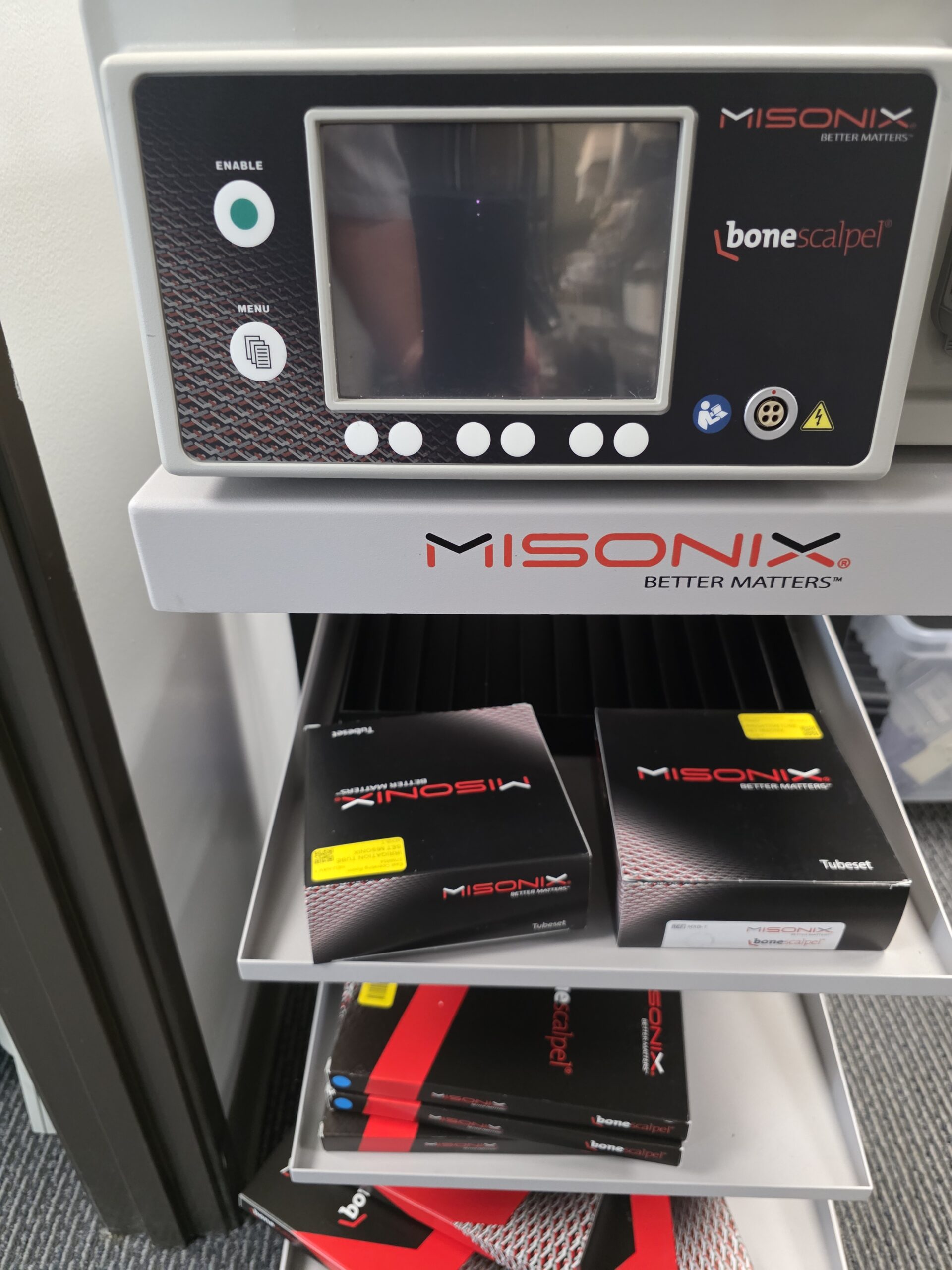 Misonix Bone Scalpel Ultrasonic Surgical Generator BCM-GN w/ 3 Universal Handpieces BCM-HP & Disposables